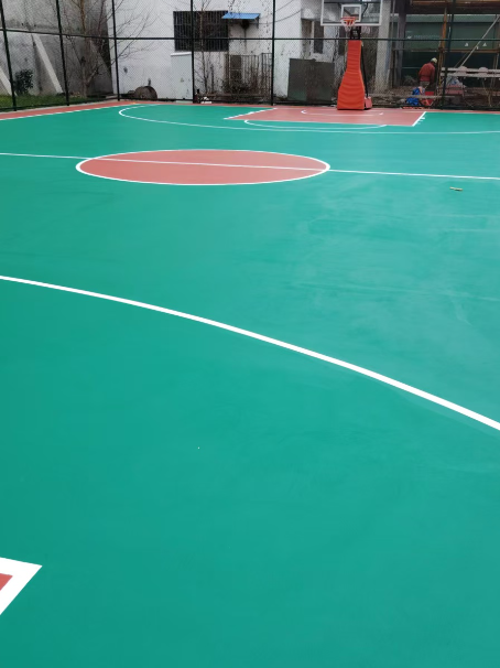 海南藏族 球场长期使用易出现地面开裂